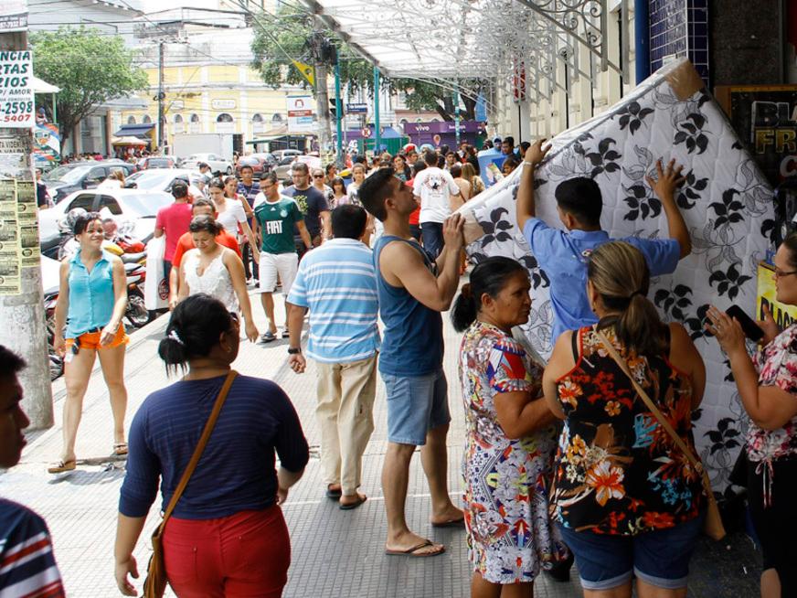 Comércio varejista do Amazonas tem queda de -2,4% em maio, divulga o IBGE