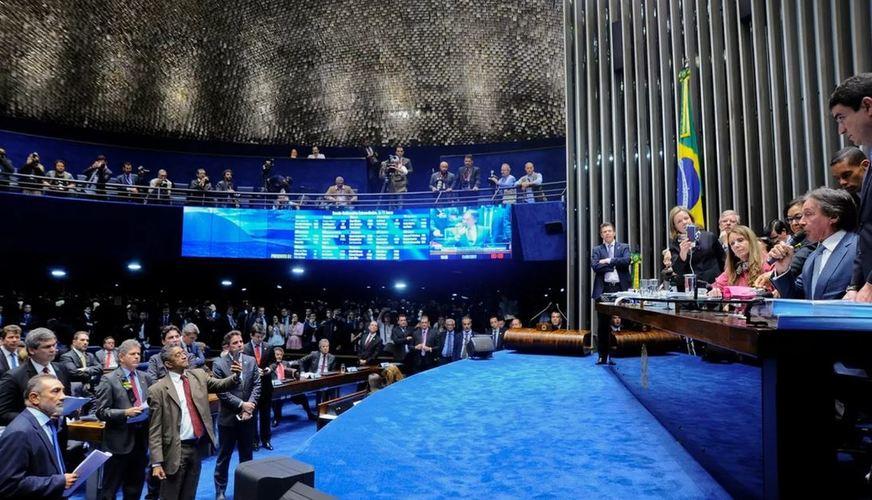 Após protesto, Senado aprova texto-base da reforma trabalhista do governo Temer