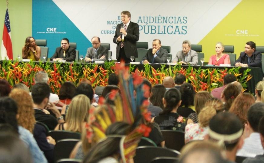 Em audiência pública, educadores dizem que opinião é fundamental