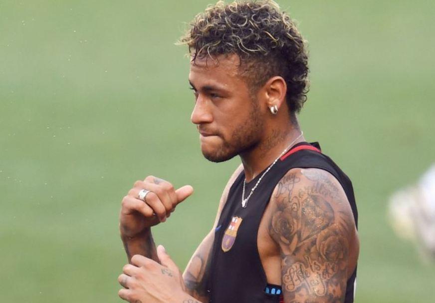 Neymar será apresentado até o final da semana pelo PSG, diz assessor do craque