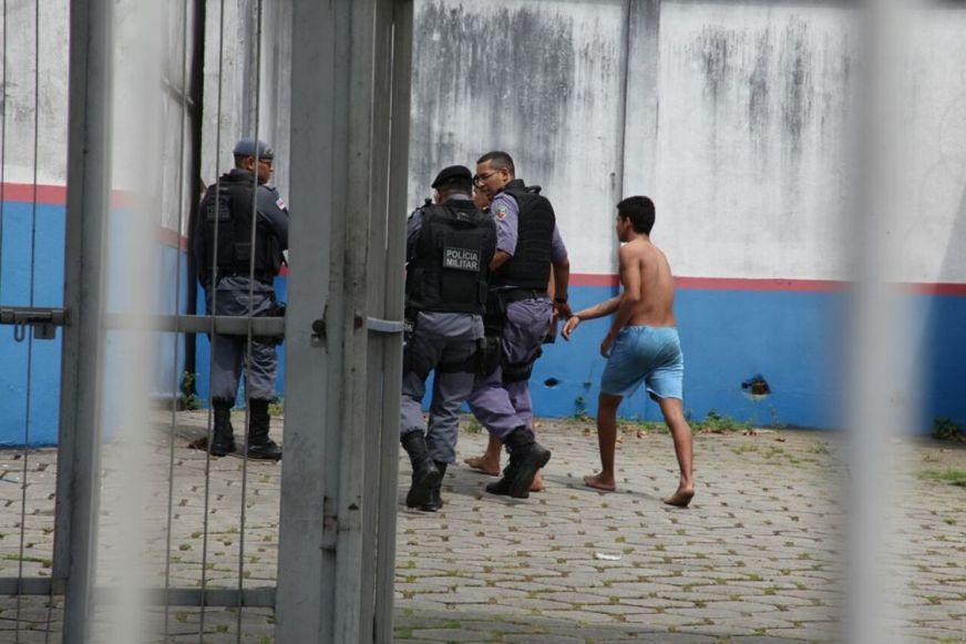 Adolescentes foragidos do Dagmar Feitosa embarcaram em ônibus das linhas 219 e 222