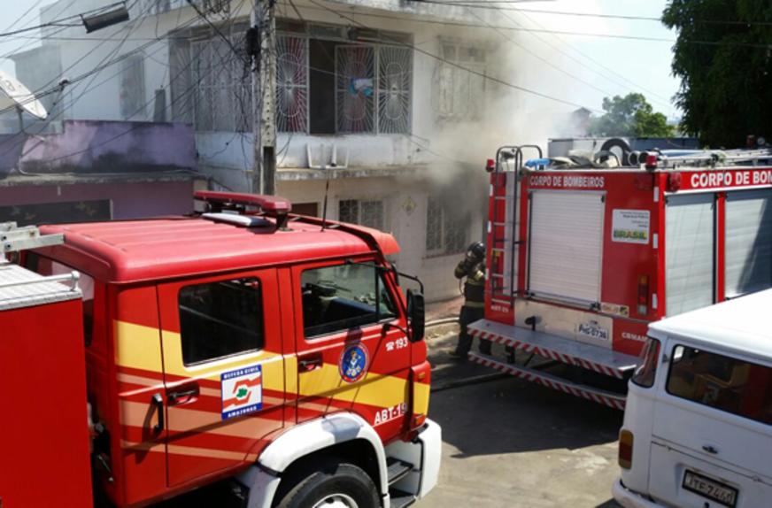 Homem não aceita separação e ateia fogo na casa da ex-companheira, no Santa Luzia