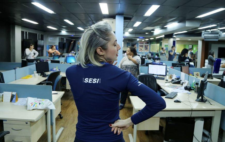 Ginástica laboral é alternativa para bem-estar de funcionários em empresas