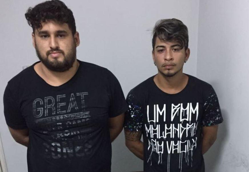 Dupla é presa com simulacro de arma e oito celulares roubados na Cidade Nova