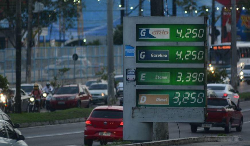 Estado do Amazonas tem 2ª  gasolina mais cara do Brasil, aponta pesquisa