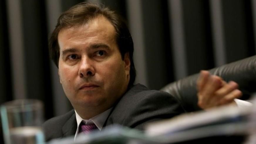 Maia defende privatizações e questiona estabilidade no emprego público