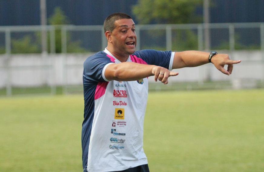 Após vitória suada, técnico do 3B desabafa sobre situação do time