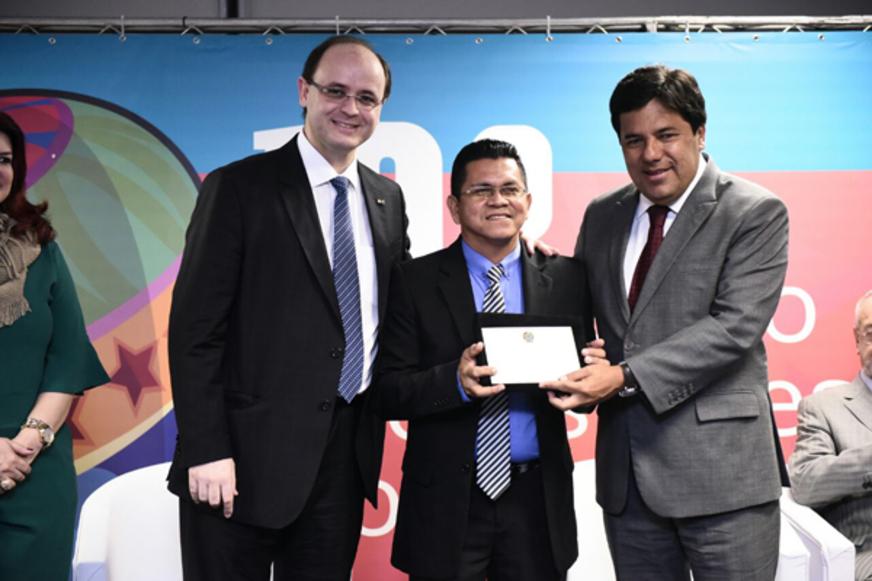 Seis amazonenses são finalistas regionais no Prêmio Professores do Brasil