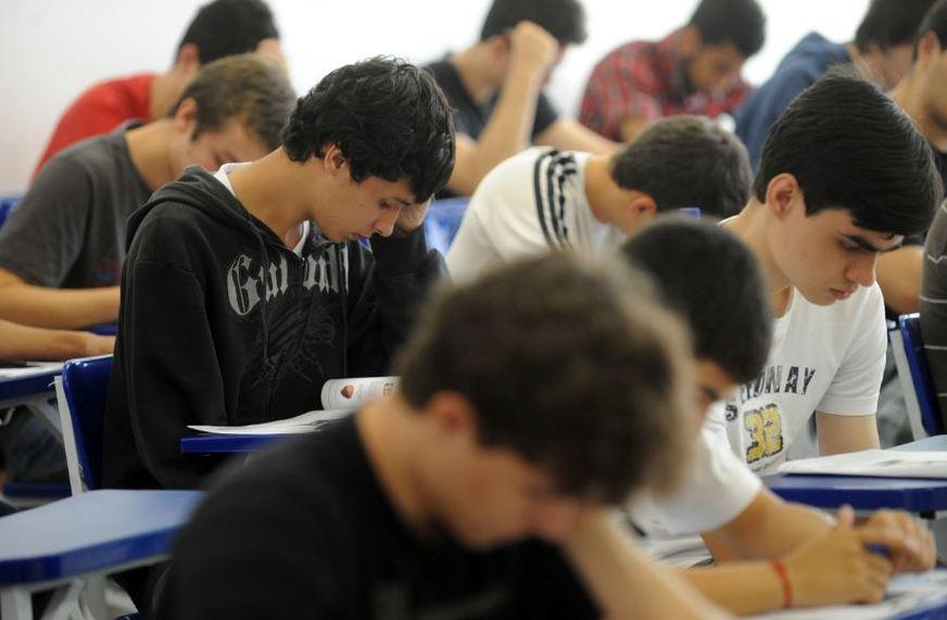 Mais de 50% dos alunos do 3º ano têm nível insuficiente em leitura e matemática
