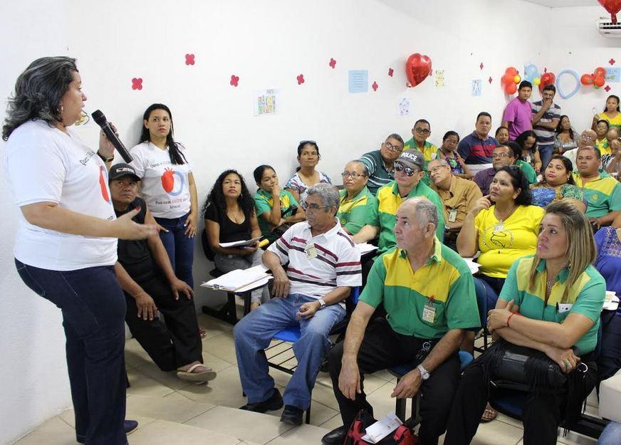 Programa Academia da Qualidade de Vida leva atendimento a motoristas e cobradores
