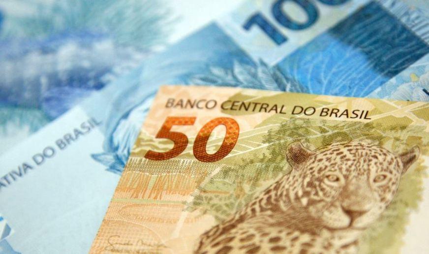 Volume de impostos pagos pelos brasileiros subiu 8% em 12 meses