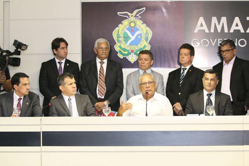 Amazonino Mendes promete ações para alavancar a produção no interior