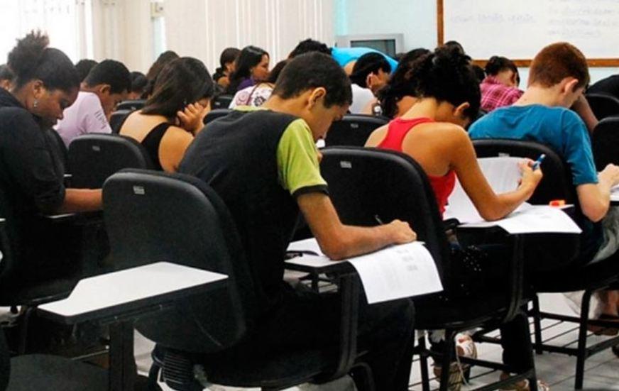 Estudantes se preparam para segundo domingo de provas do Enem