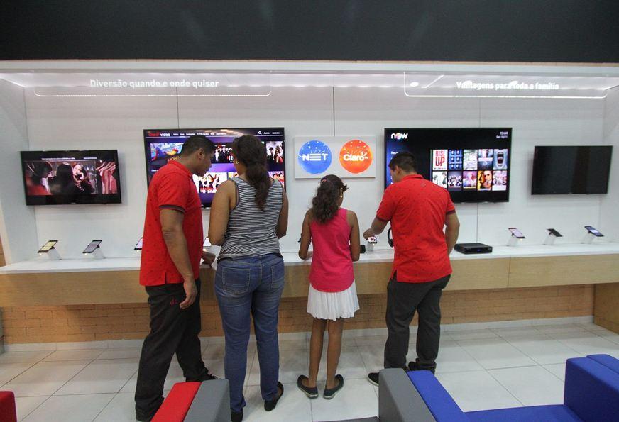 Claro investe em loja conceito com proposta de atendimento diferenciado