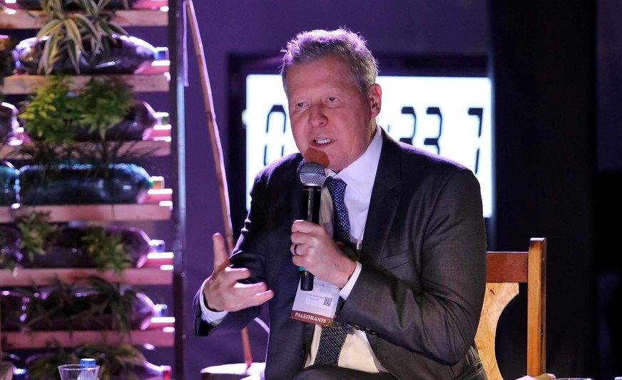 Artur Neto tem as contas de 2016 aprovadas com ressalvas pelo TCE