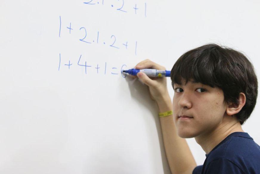 Aluno do Idaam se destaca com prata na Olimpíada Brasileira de Matemática