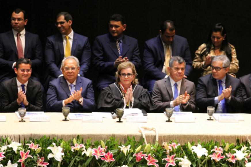 Yara Lins é empossada como nova presidente do Tribunal de Contas do Estado