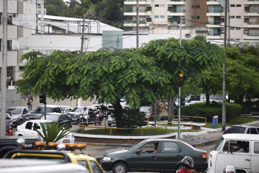 Perto do Natal, Manaus aparece triste, sem brilho e com pesada carga de problemas