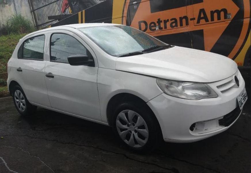 Dupla é detida ao tentar comprar placa para carro com restrição de roubo no Detran-AM
