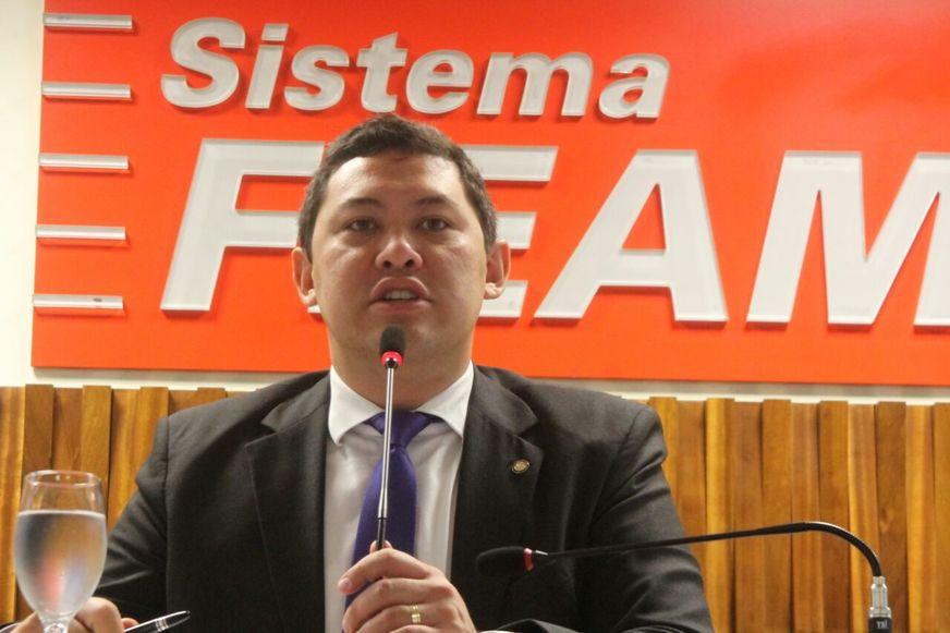 Em Manaus, ministro interino do Trabalho diz que não quer permanecer na função