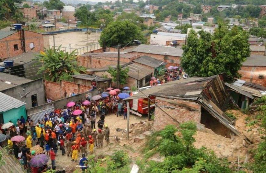 Moradias em área de risco