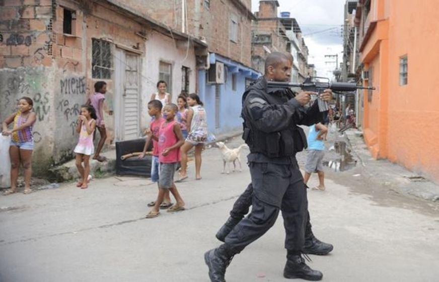 A política de rebaixamento do Brasil