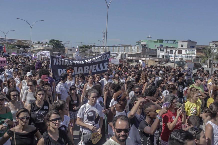 Cidadãos fazem protesto na Maré contra a morte de Marielle e Anderson