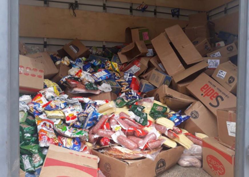 Operação apreende 2,8 toneladas de alimentos vencidos em distribuidora
