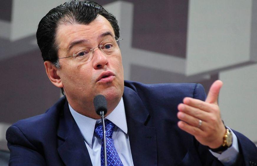 PSDB prestes a tomar mais um do PMDB