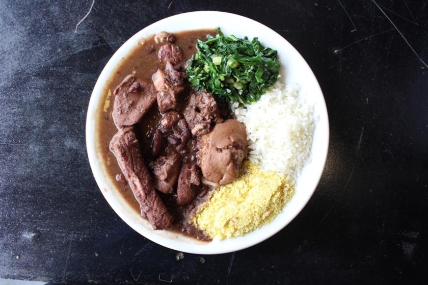 Conheça a ‘Feijaburi’, a feijoada temperada com frutos amazônicos