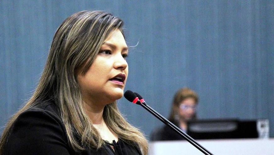 Vereadora Joana D’Arc tem microfone cortado e é chamada de mentirosa na CMM