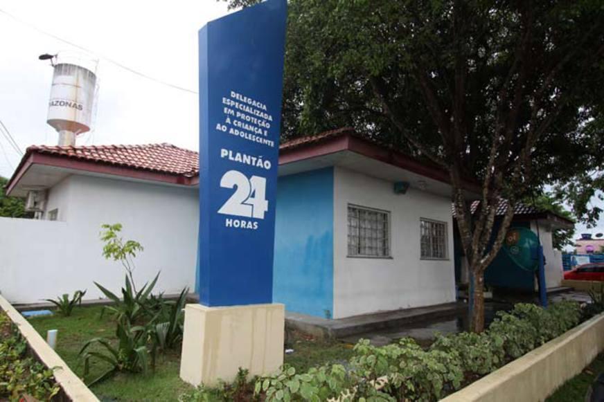 Criança com deficiência é encontrada abandonada e com formigas na boca