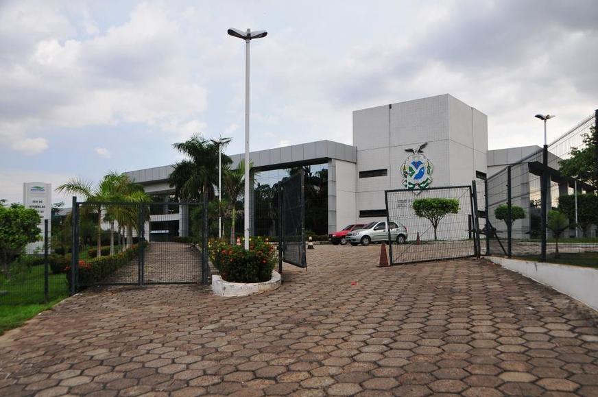 Governo do Amazonas volta atrás e revoga aumento de secretários de Estado