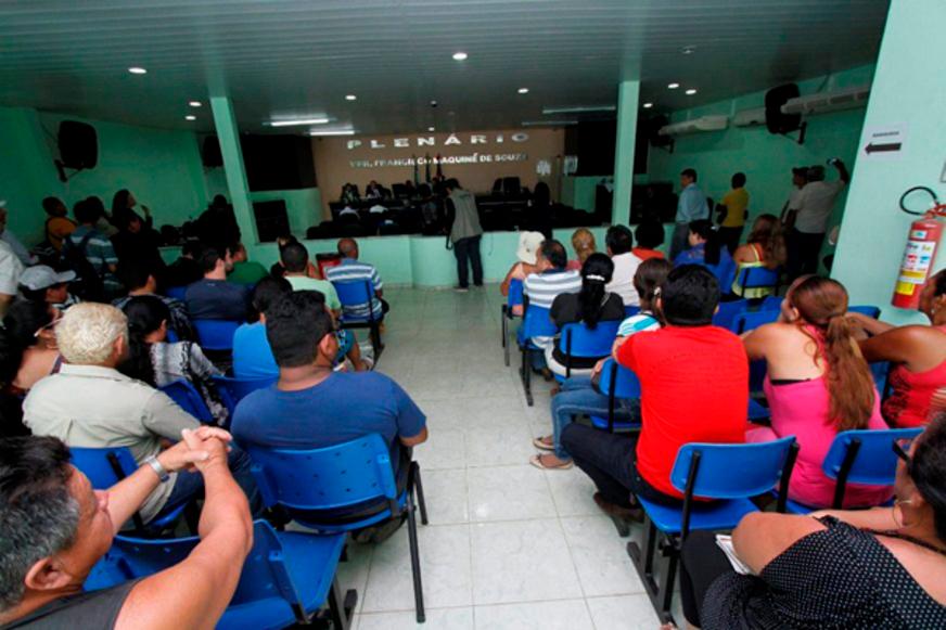 TCE determina cancelamento de aumento de salários de vereadores em Iranduba