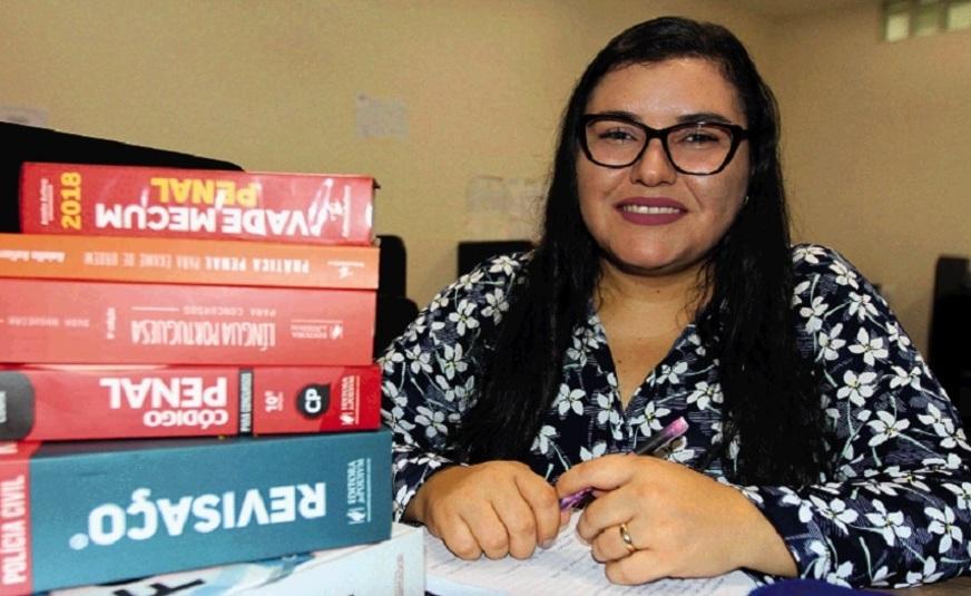 Rotina de concurseiros inclui preparatórios, aulas online e até estudos em casa