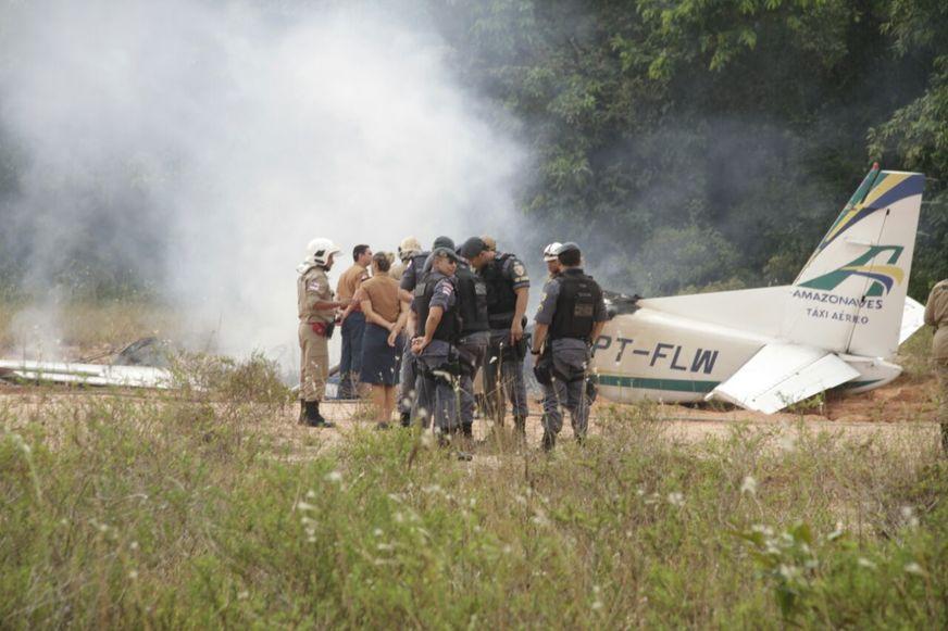 Avião que caiu em Manaus estava com documentação regular junto à Anac