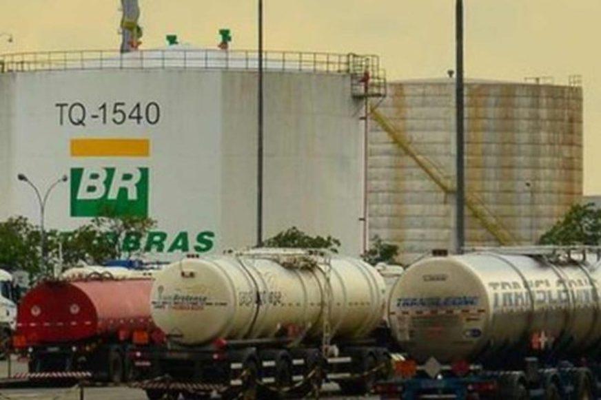 Petrobras aumenta preço da gasolina em 0,74% nas refinarias