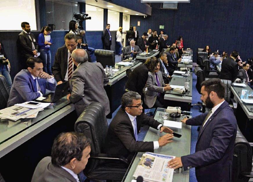 Deputados antecipam sessão na ALE-AM e ganham feriadão de seis dias