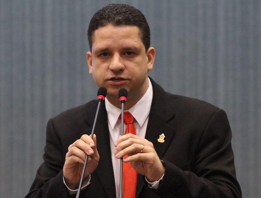 Projeto para  censurar exposições