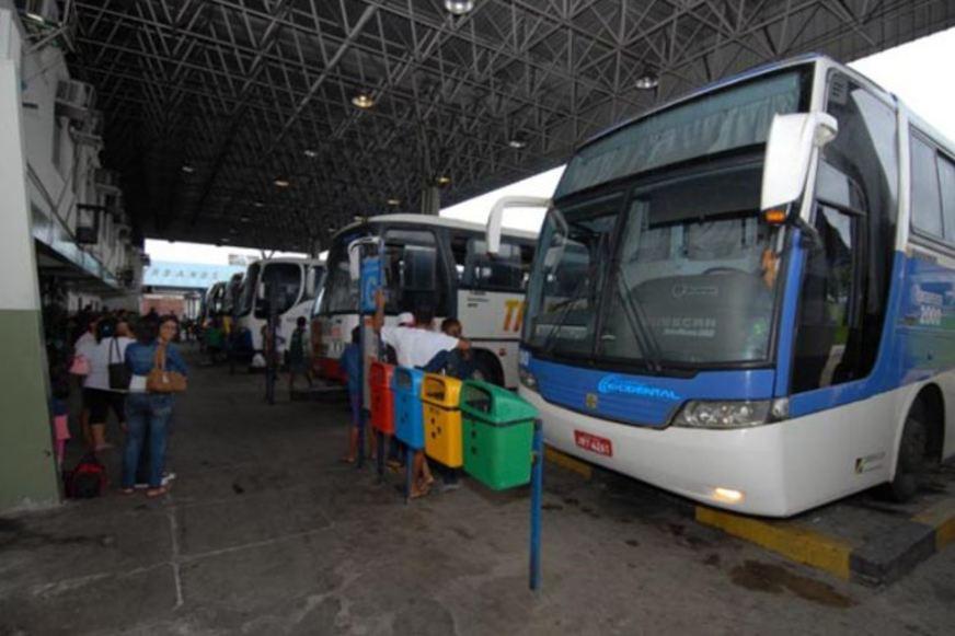 Empresas de ônibus intermunicipais continuam os serviços com horários reduzidos