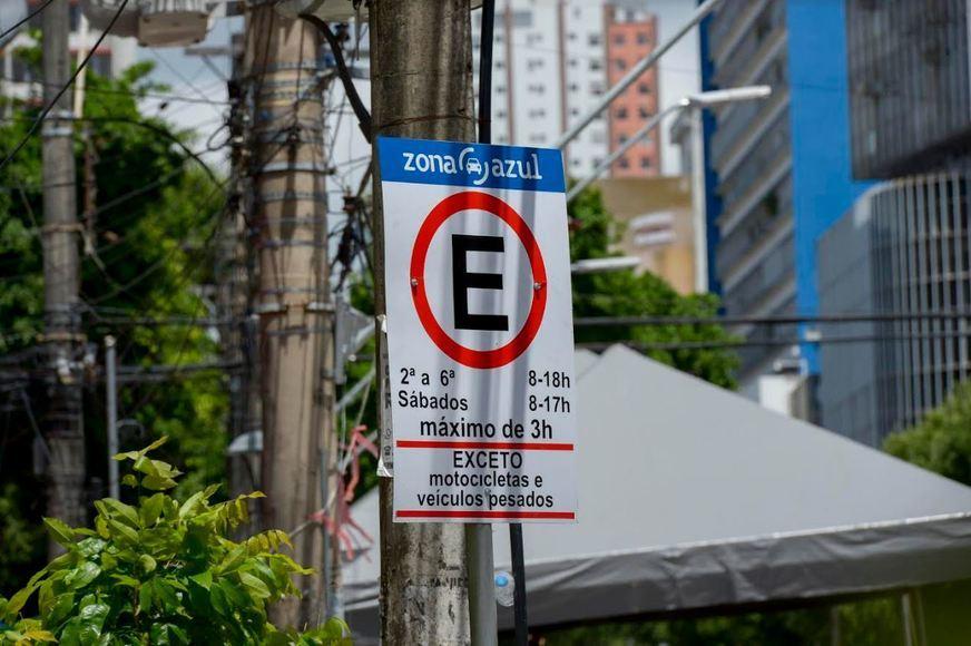 Estacionamento rotativo no Centro começa a funcionar com tarifa neste sábado (29)