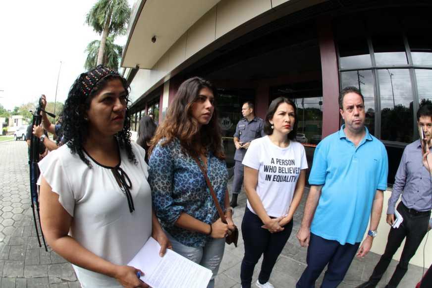 Candidatos do concurso da Seduc protestam no MP-AM pedindo cancelamento do certame