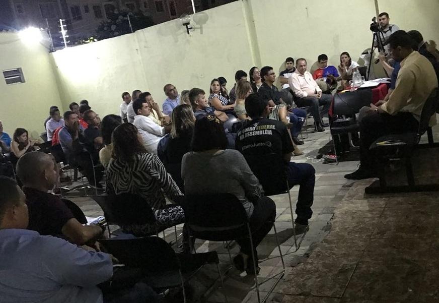 PPS remarca data e se une ao PDT em convenção para selar apoio a Amazonino