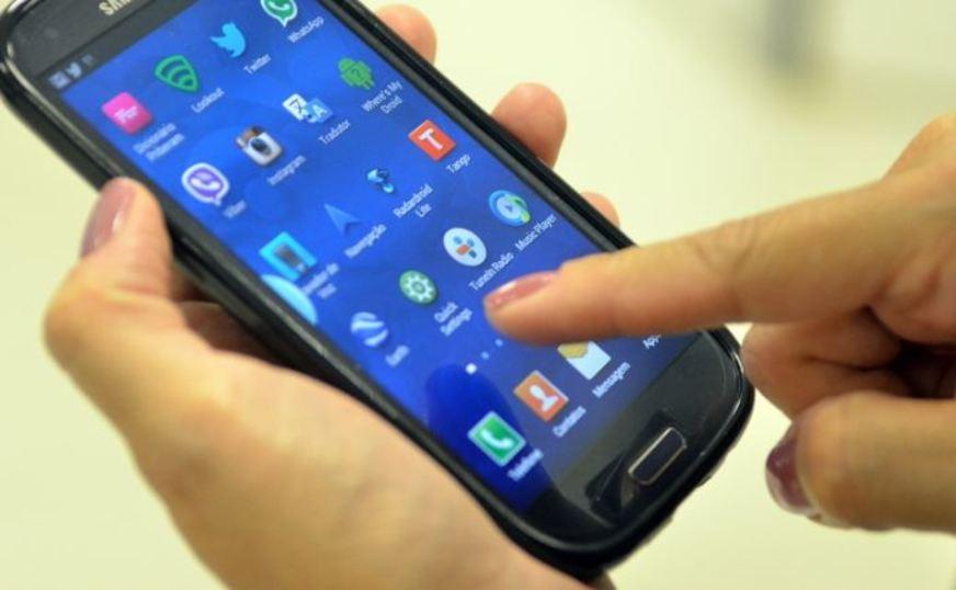 Sem serviço: Operadoras admitem problemas no sinal de celulares em Manaus