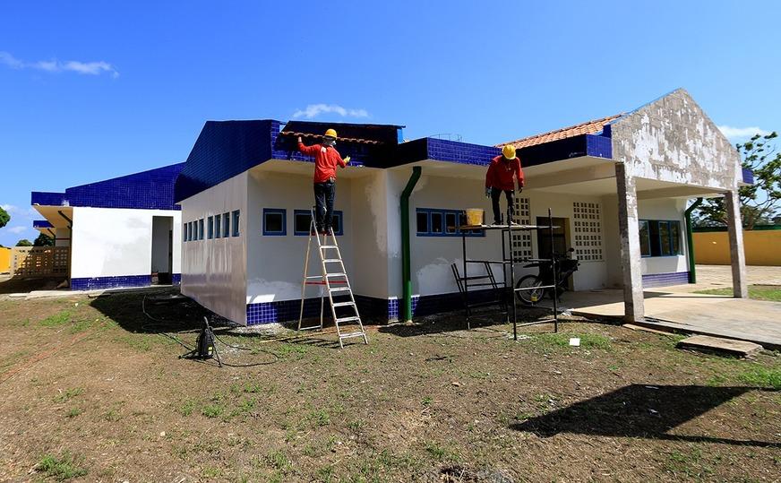 Prefeitura de Maués inaugura primeira creche e implementa horta em escolas