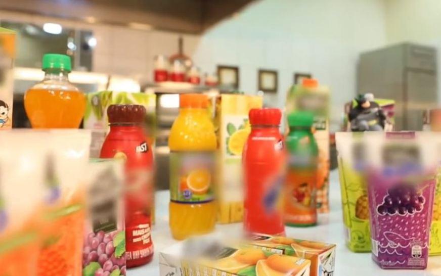 Bebida industrializada que contenha açúcar poderá ser proibida nas escolas