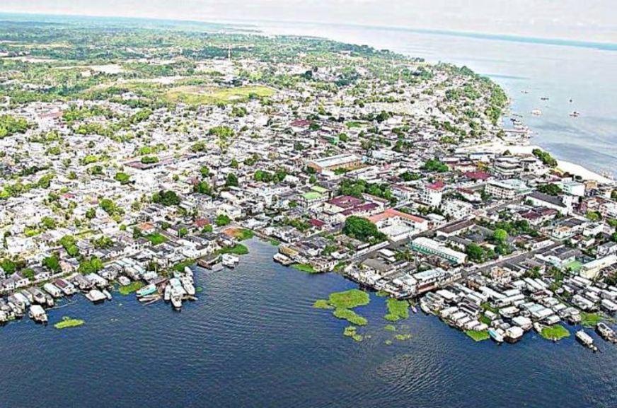 Balsa colide contra canoa em igarapé do município de Tefé, no Amazonas