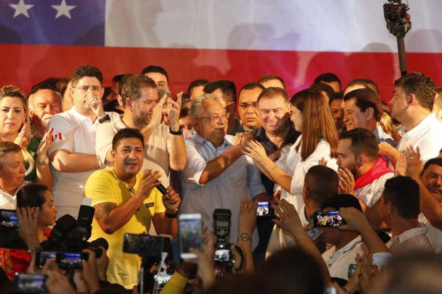Chapão de Amazonino tem Rebecca como vice e Alfredo e Hissa para Senado