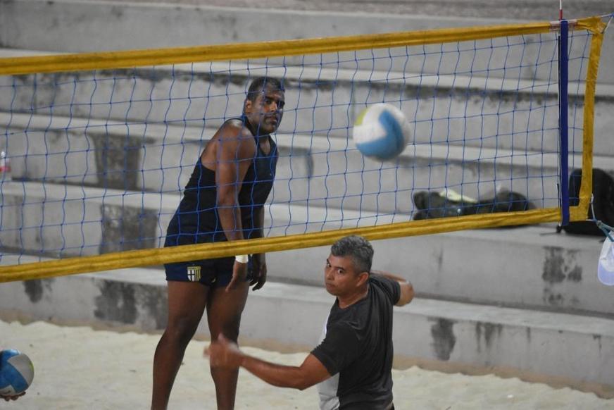 Jogadores de vôlei master do Amazonas se preparam para campeonato brasileiro