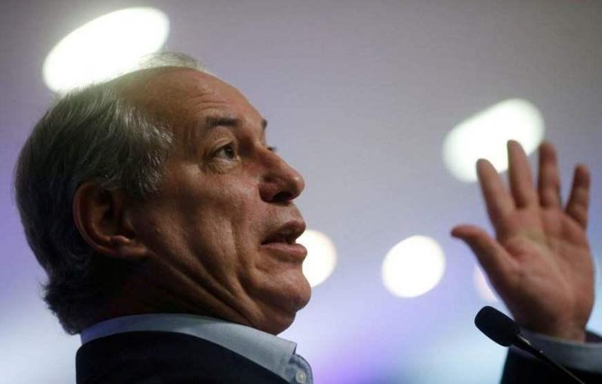 Ciro Gomes comenta como pretende ajudar brasileiros a tirar nome do SPC